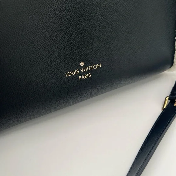 LOUIS VUITTON Rare Grained Calfskin Shearling On My Side MM Black🔥😍❤️ - Picture 12 of 13